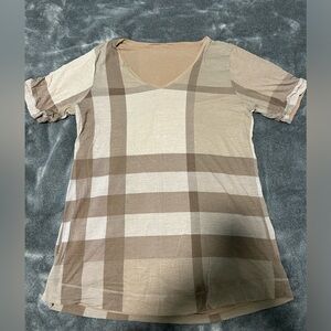 Burberry tee shirt small sleeve